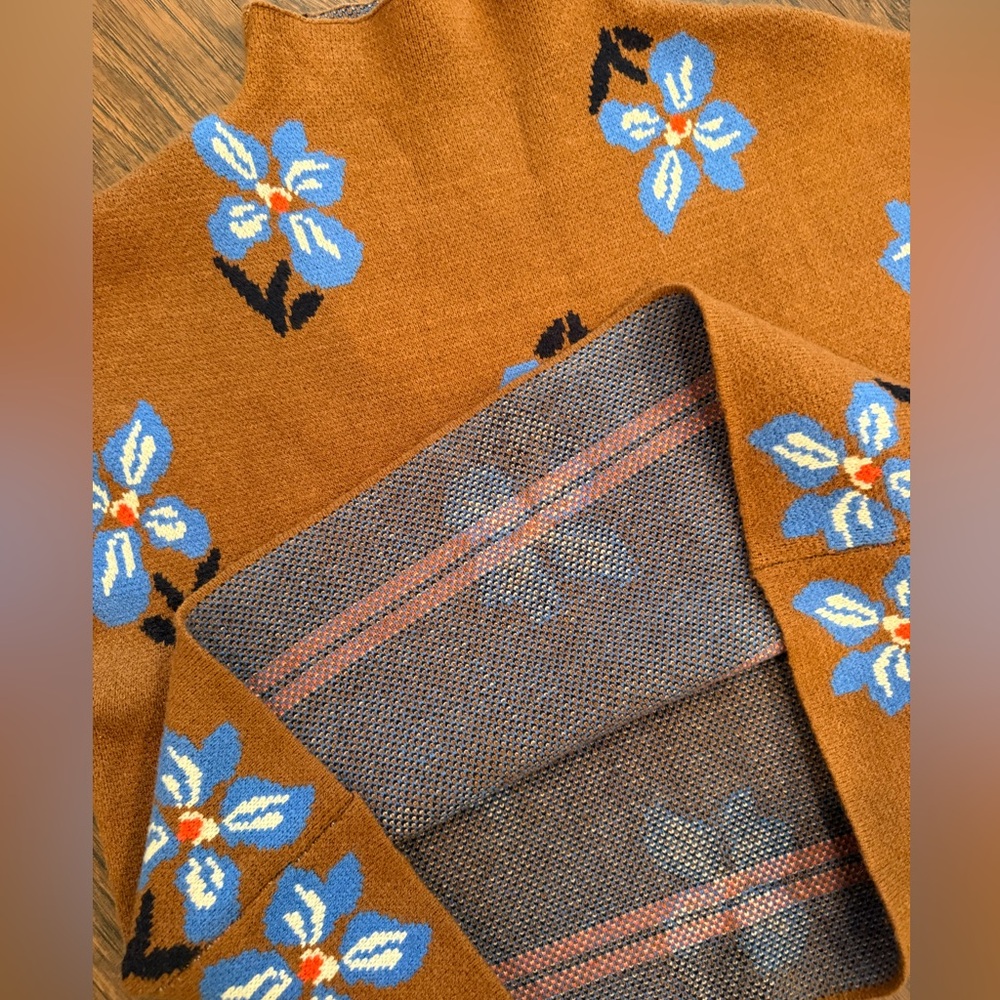 THML Knit Cowl Neck Chestnut Sleeveless Sweater With Blue Florals Size Large - Picture 6 of 10